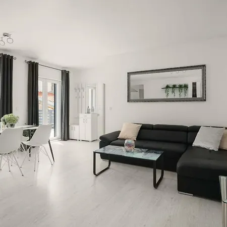 Ms Apartment